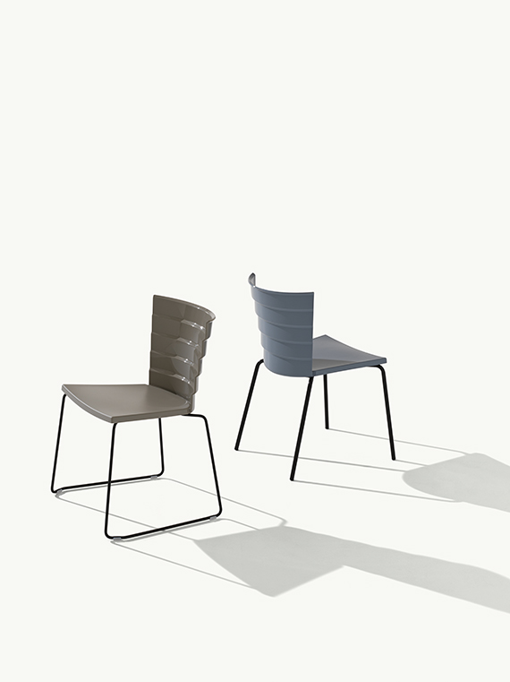 Bikini 531 Стул со стальным каркасом салазок и корпусом из полипропилена. Et al. Bikini