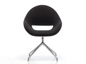 Вращающееся кресло с подлокотниками