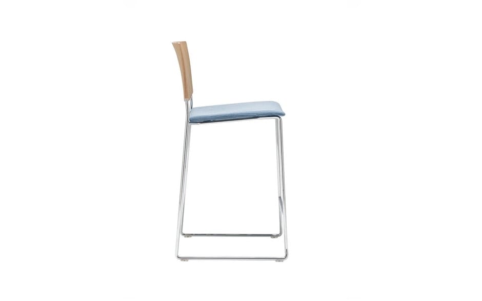 Штабелируемый табурет из дуба с мягким сиденьем Andreu World сидеть ARCH-00097419 - Вид №1