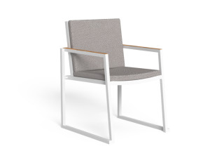 Садовый стул с подлокотниками