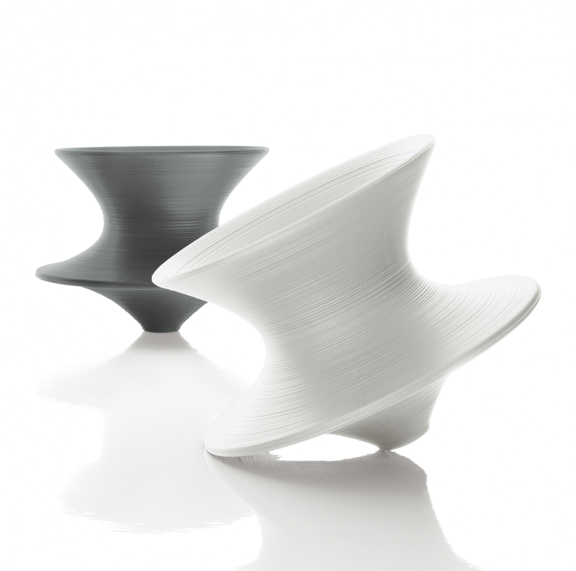 Magis Spun SD660 B Стул вращающийся из полиэтилена. Цвет: Белый 1735 C 