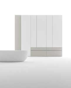 Шкаф с дверцами и ящиками