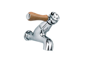 Настенный смеситель для раковины с одним отверстием