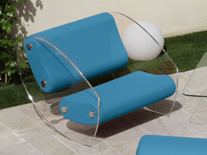 Кресло с подлокотниками