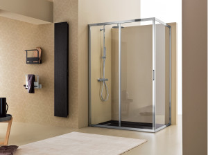Алюминиевая и стеклянная душевая кабина с раздвижной дверью