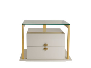 Деревянная тумбочка с ящиками