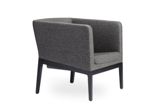 Тканевое кресло с подлокотниками