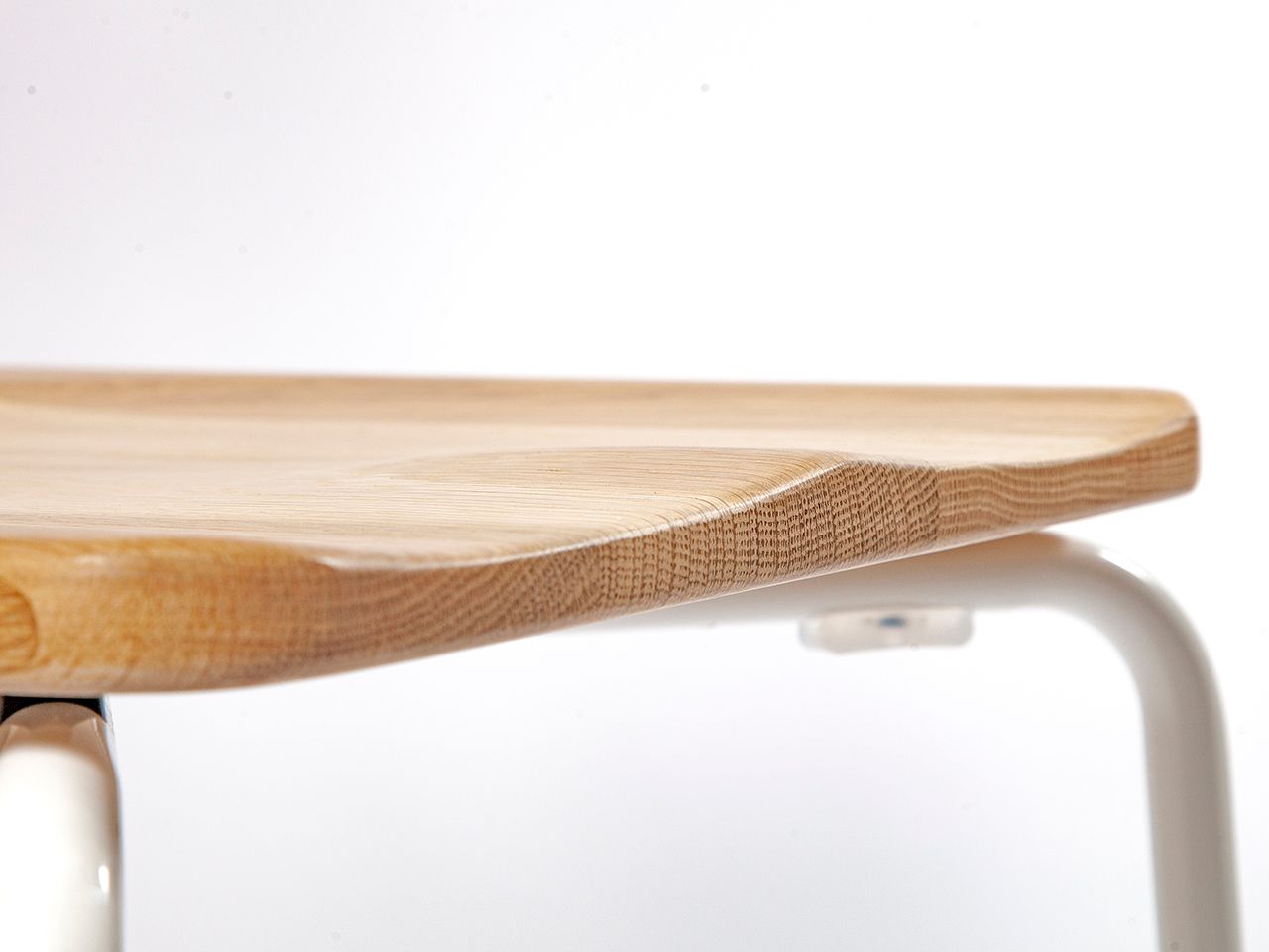 Стальной и деревянный штабелируемый барный стул Liqui Contracts Milne ARCH-00118847 - Вид №4