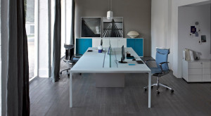 Кожаный операционный офисный стул с колесами