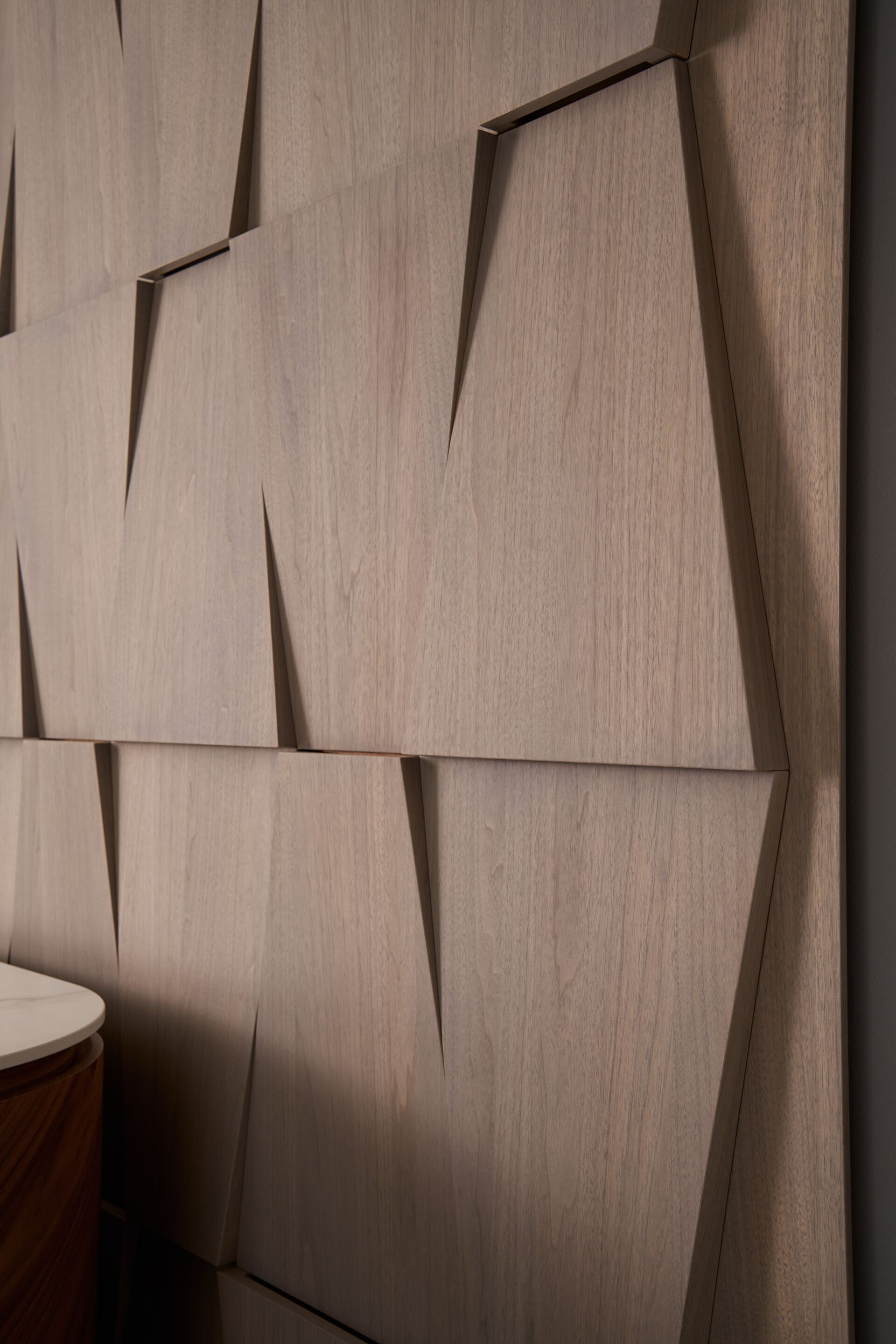 Обшивка из ореха canaletto со встроенным освещением и 3D-эффектом Modesign Brera ARCH-00018697 - Вид №2
