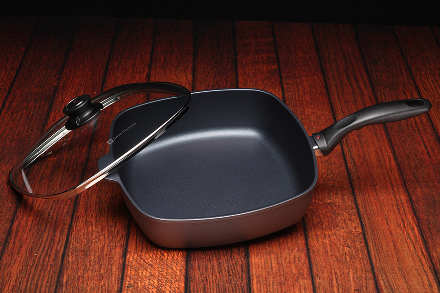 Сотейник Swiss Diamond со стеклянной крышкой, квадратный, 28х28 см XD66283C - Вид №1