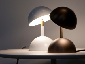 Алюминиевая регулируемая светодиодная настольная лампа