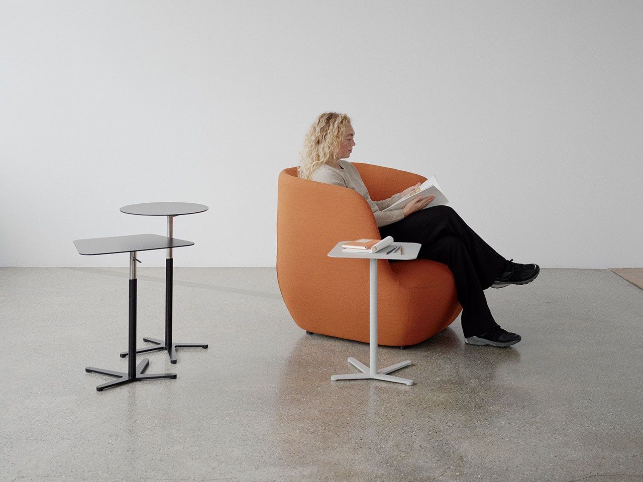 Круглый стол с регулируемой высотой из металла SOFTLINE Xo ARCH-00031233 - Вид №1