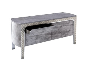 Деревянный комод