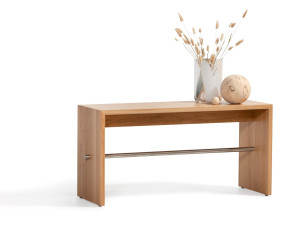 Низкий прямоугольный журнальный столик из массива дерева