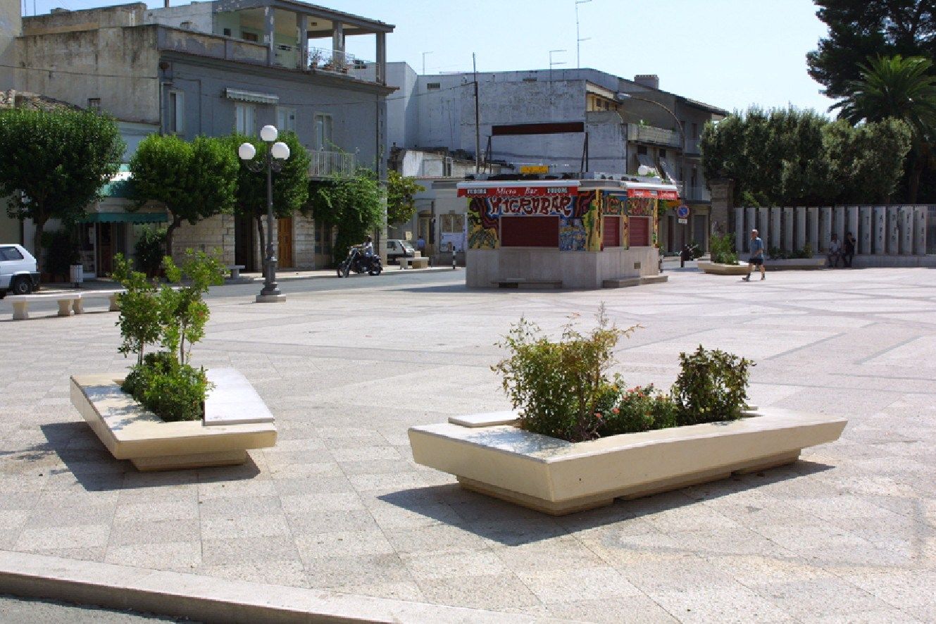 Каменная скамья для открывания двери со встроенной плантатором Viscio Urban Design COSTA ARCH-00071576 - Вид №1