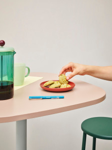 Высокий квадратный стол для контракта