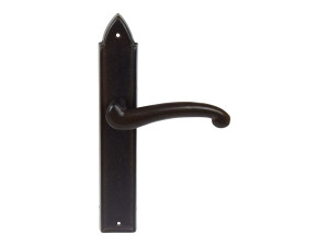 Бронзовая ручка на розетке