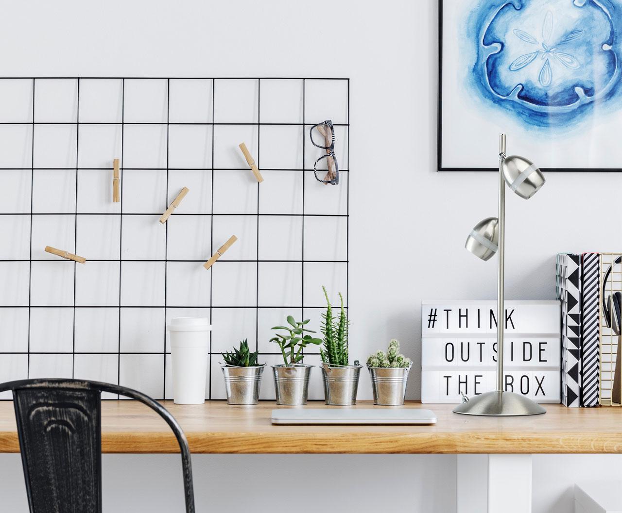 Настольная лампа De Markt Этингер 10 704030202 DE MARKT ИНТЕРЬЕРНЫЕ 194929 Белый;серебро  - Вид №1