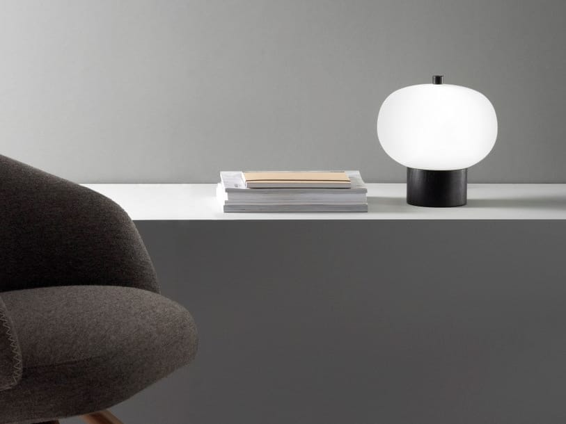 Светодиодная настольная лампа из опалового стекла LedsC4 Ilargi ARCH-00039595 - Вид №4