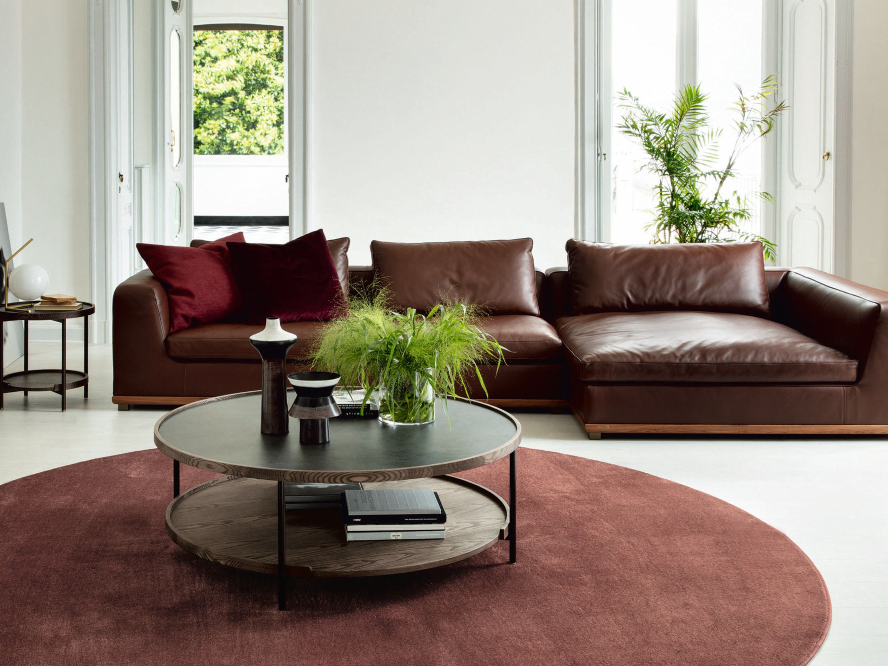 Круглый деревянный журнальный столик Porada ARCH-00003506