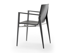 Кожаный мягкий стул с подлокотниками