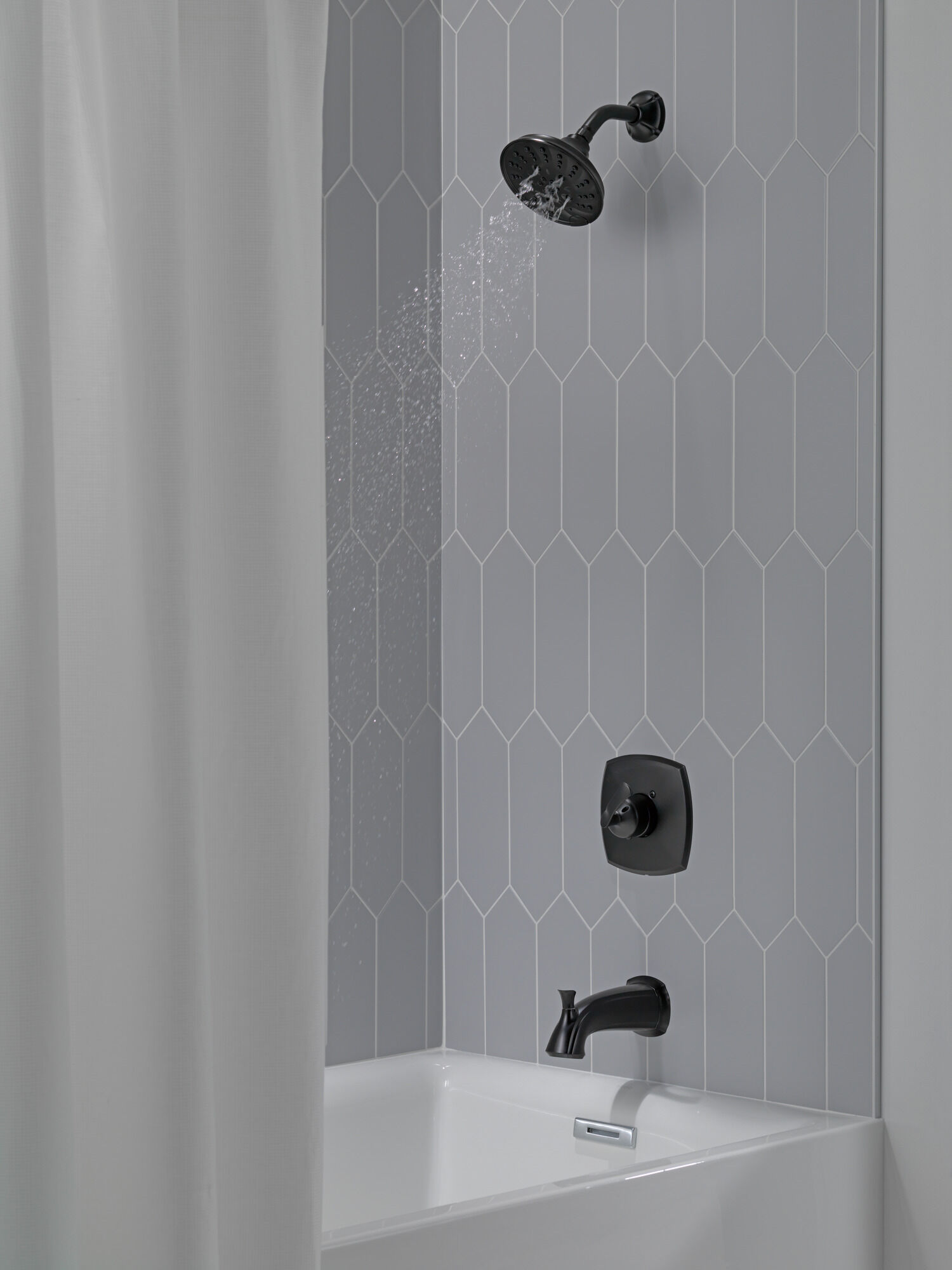 Ванна и облицовка для душа Monitor 14 Series Delta Faucet 144748-BL - Вид №3