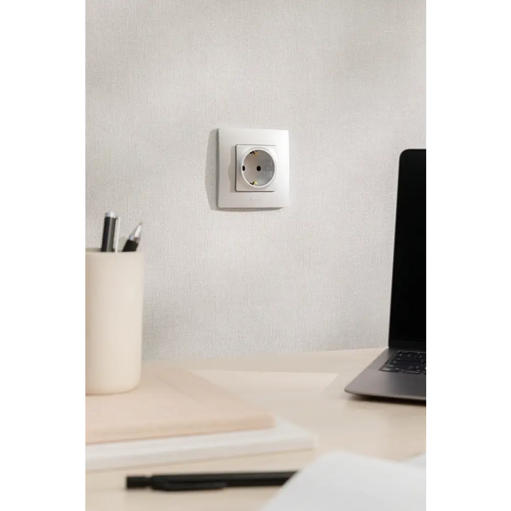 Legrand Etika - Рамка для розеток алюминиевая, однорамная 17356951 STLM-0008030 - Вид №6