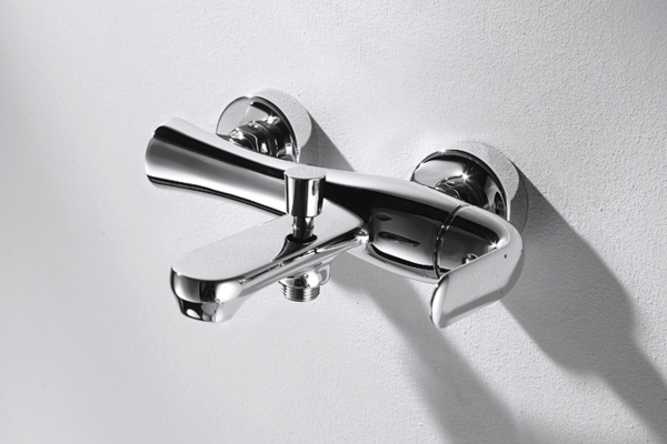 Смеситель для ванны с коротким изливом БЕЗ аксессуаров FLOW F671105C-01 bravat - Вид №1