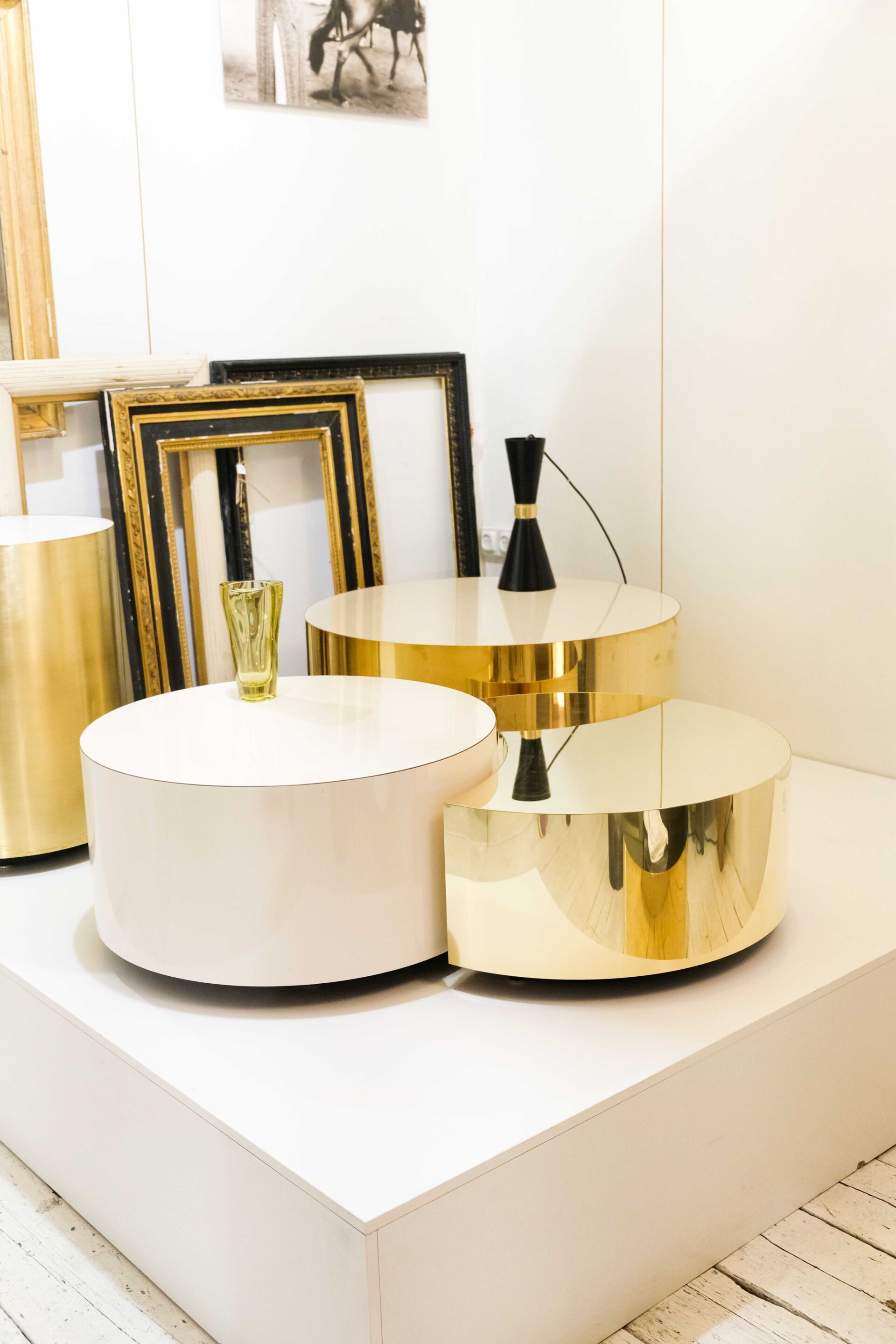 Набор журнальных столиков из ламинированного стекла и металла Jover+Valls Antique Boutique-Luna ARCH-00104161 - Вид №15