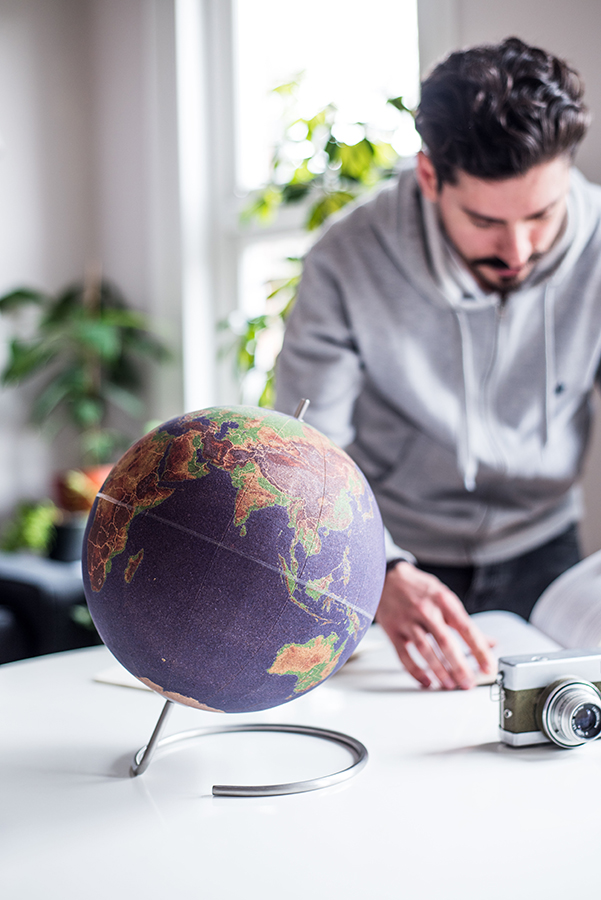 SK CORKGLOBE3 Глобус цветной colour большой Suck UK  - Вид №17