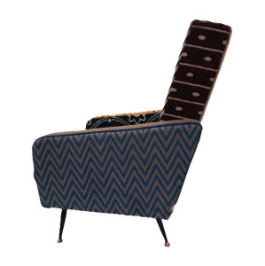 Бархатное кресло