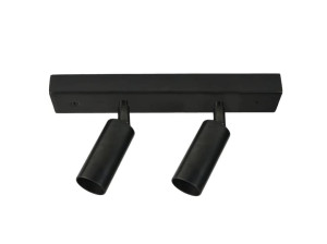 Несколько регулируемых потолочных светильников из латуни