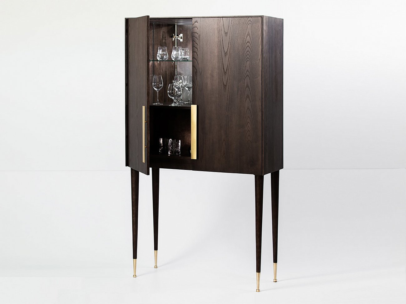 Барный шкаф с 2 дверцами ясень кофейный Bullwood ACWD BULLWOOD 00-3981918 Коричневый  - Вид №1