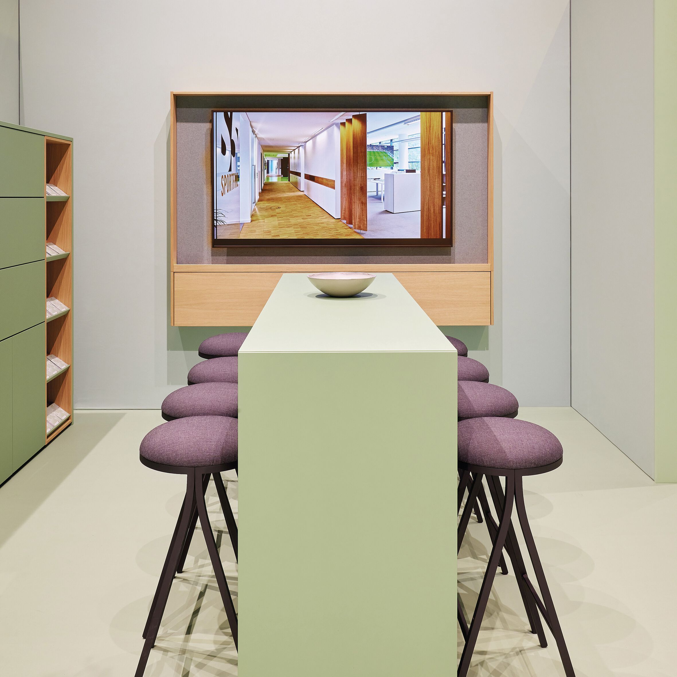 Мобильный офис для аудиовизуальных средств массовой информации werner works макет ARCH-00125154 - Вид №1