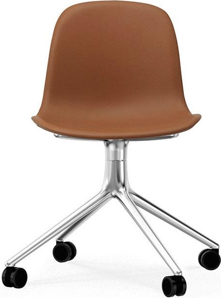 605017 Chair Swivel 4W Полная обивка из алюминия / кожи Normann Copenhagen Form - Вид №1