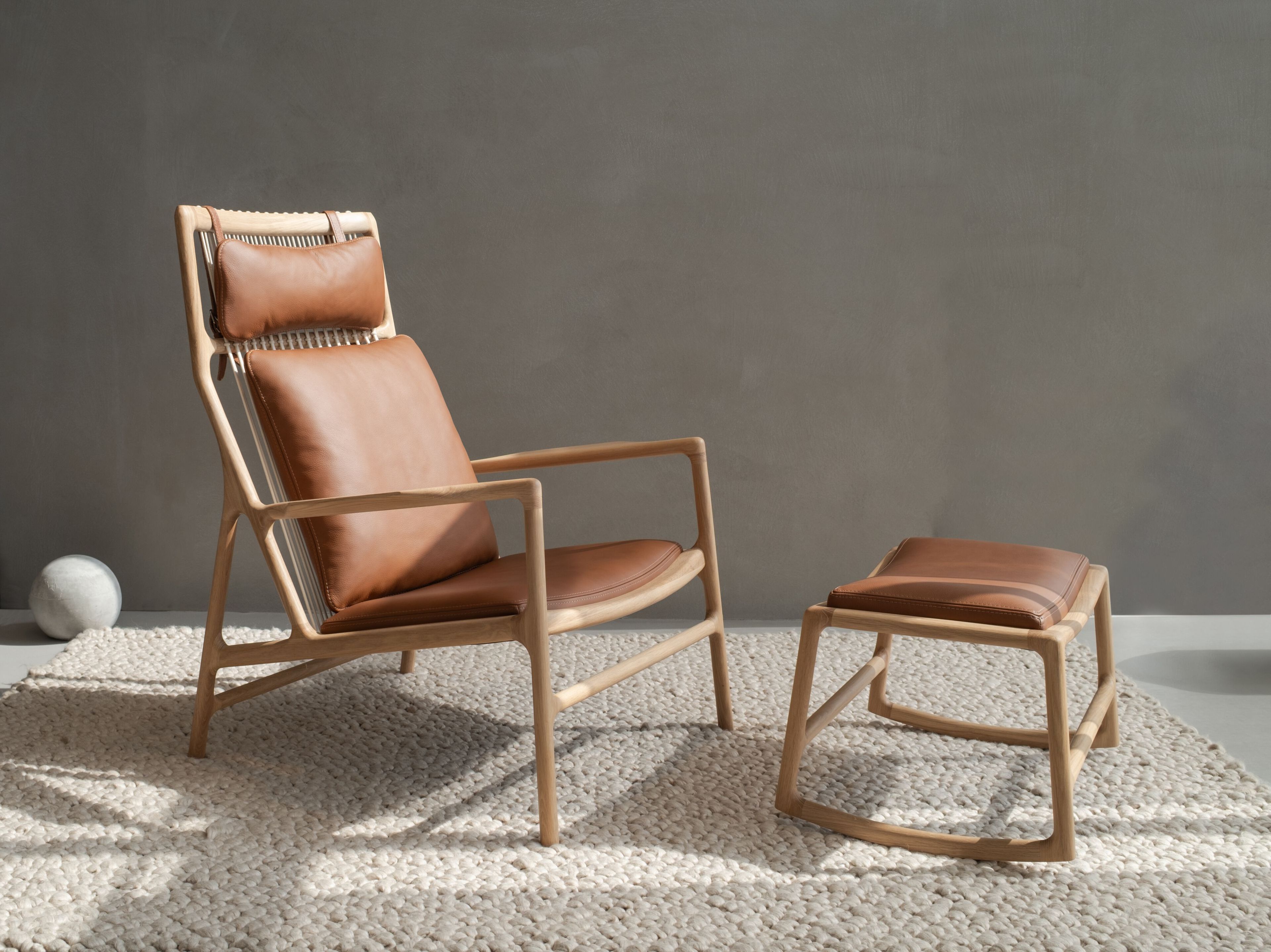 Подставка для ног из кожи и дуба Gazzda Dedo ARCH-00144831 - Вид №5