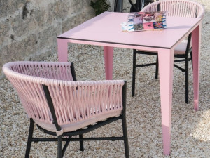 Квадратный садовый стол