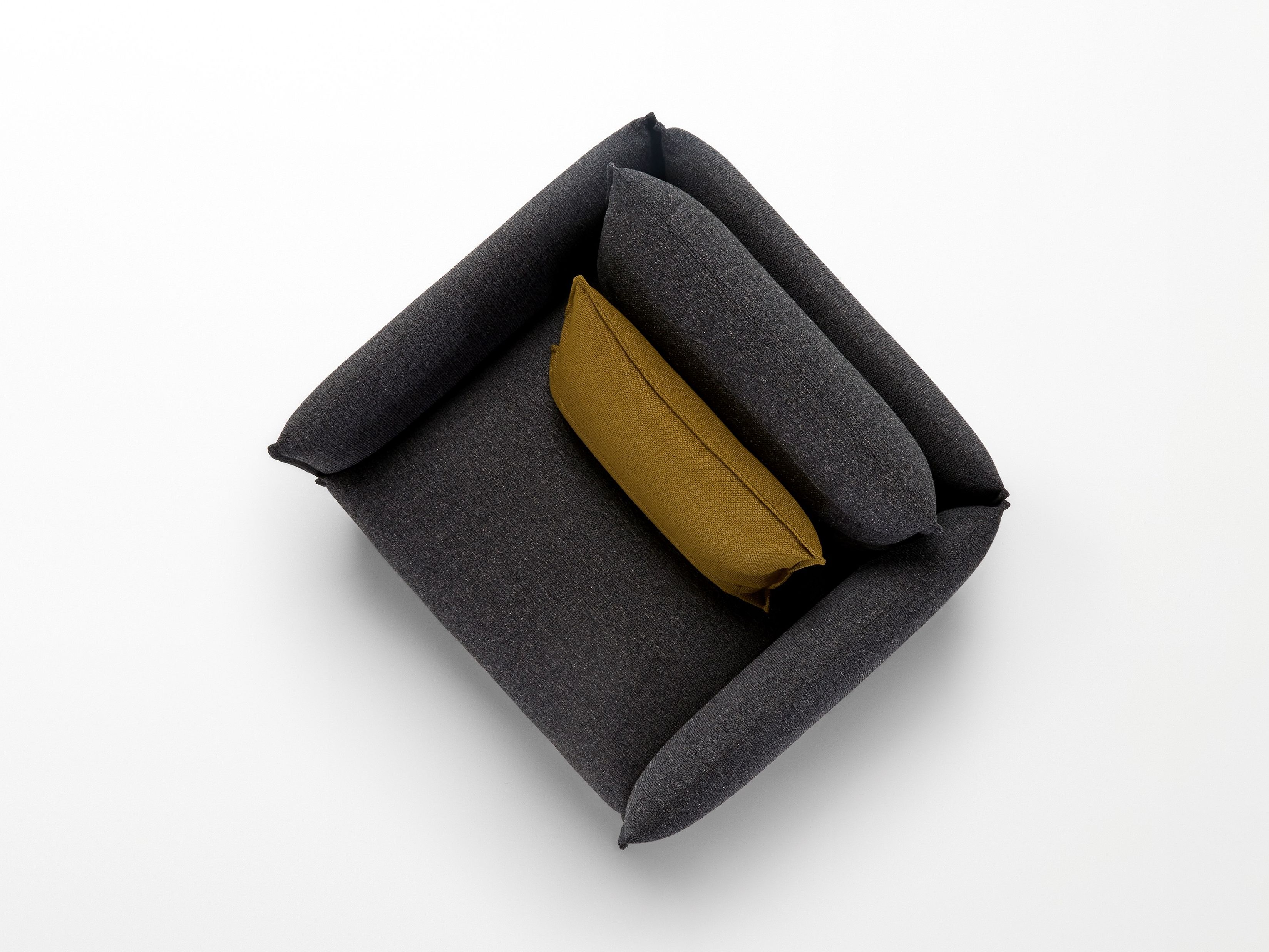 Тканевое кресло с подлокотниками Ross Gardam Hearth ARCH-00031428 - Вид №3