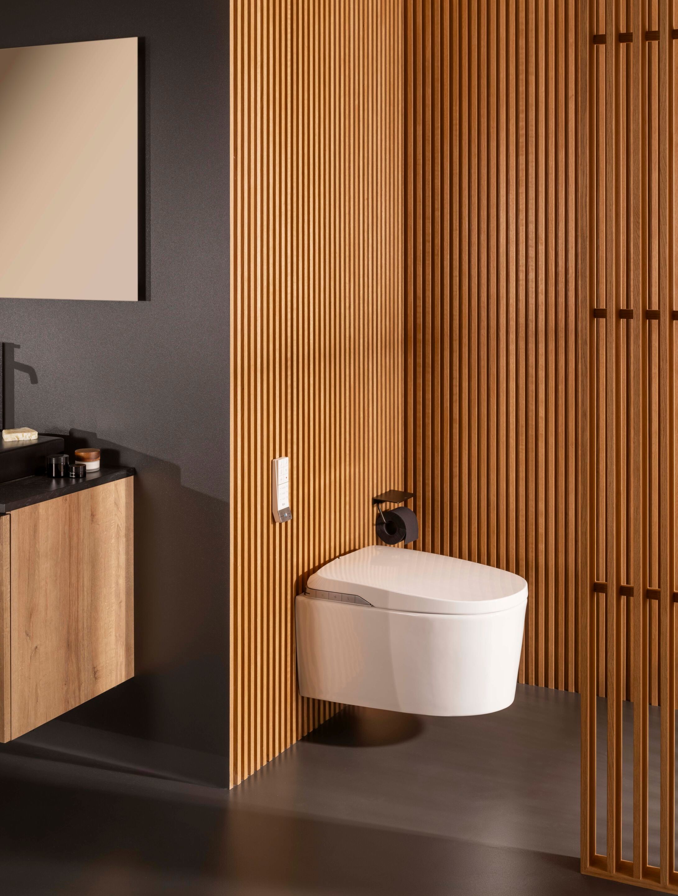 Керамический подвесной туалет для биде без бриды Roca in-Wash® Insignia ARCH-00010917