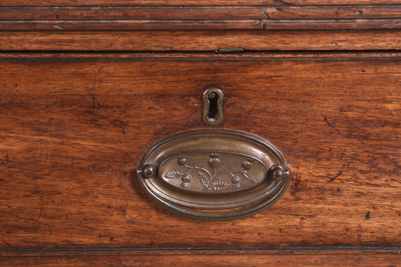 SOR27527 Комод из красного дерева с 2 и 3 ящиками ijlbrown  - Вид №2