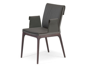 Кожаный стул с подлокотниками