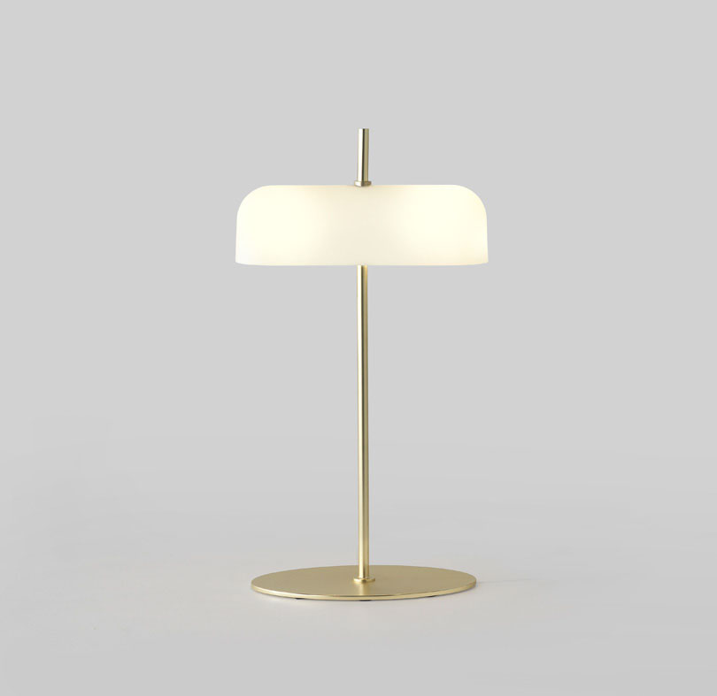 084605 Настольная лампа латунь Aromas del Campo Atil 