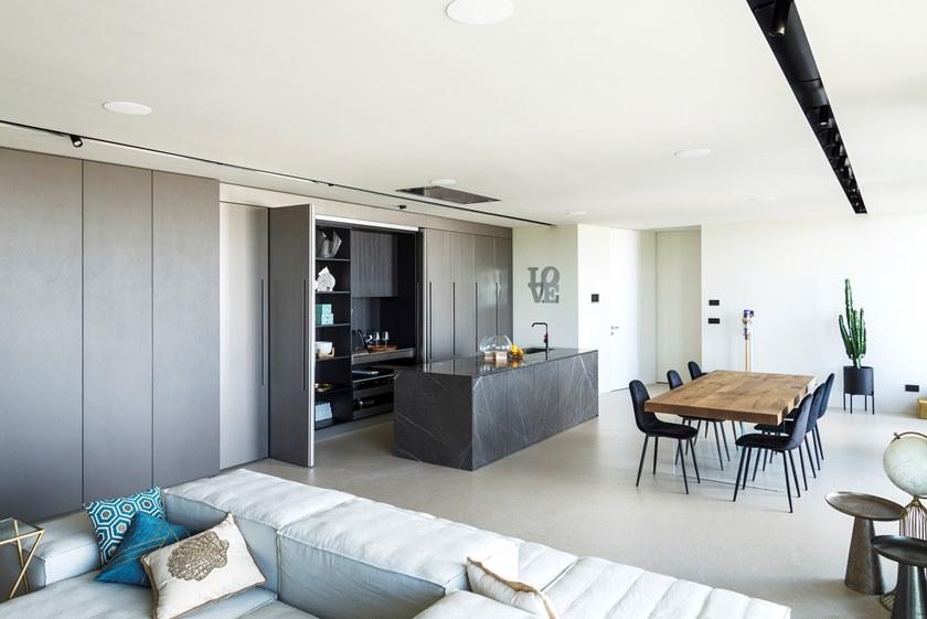 TM Italia Cucine Кухня с островом и системой коринфских каменных стен D90 sun-id-1462370 - Вид №2