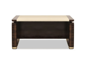 Деревянный прямоугольный стол