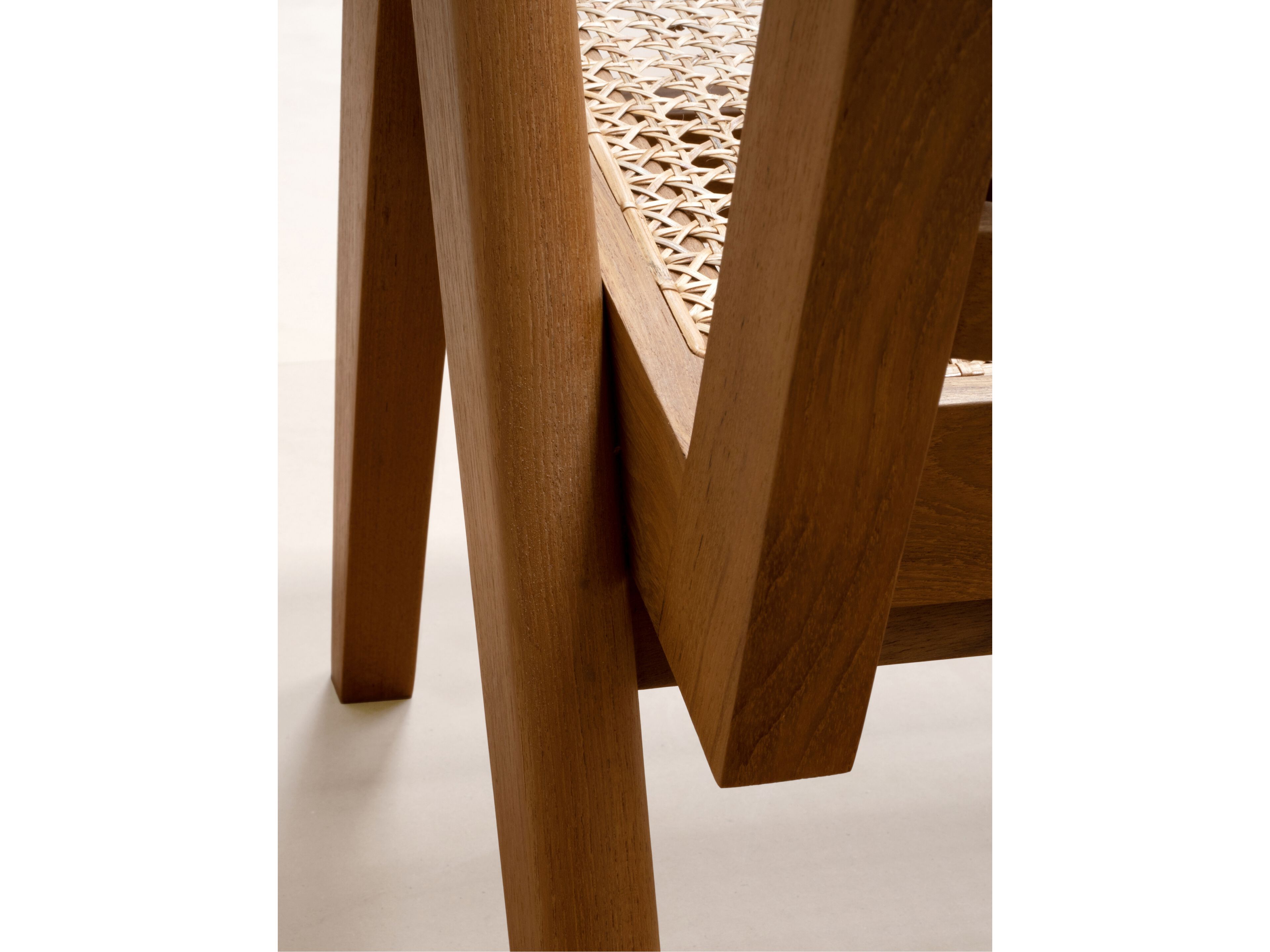 Кресло из тикового дерева с подлокотниками Phantom Hands Project Chandigarh ARCH-00084064 - Вид №5