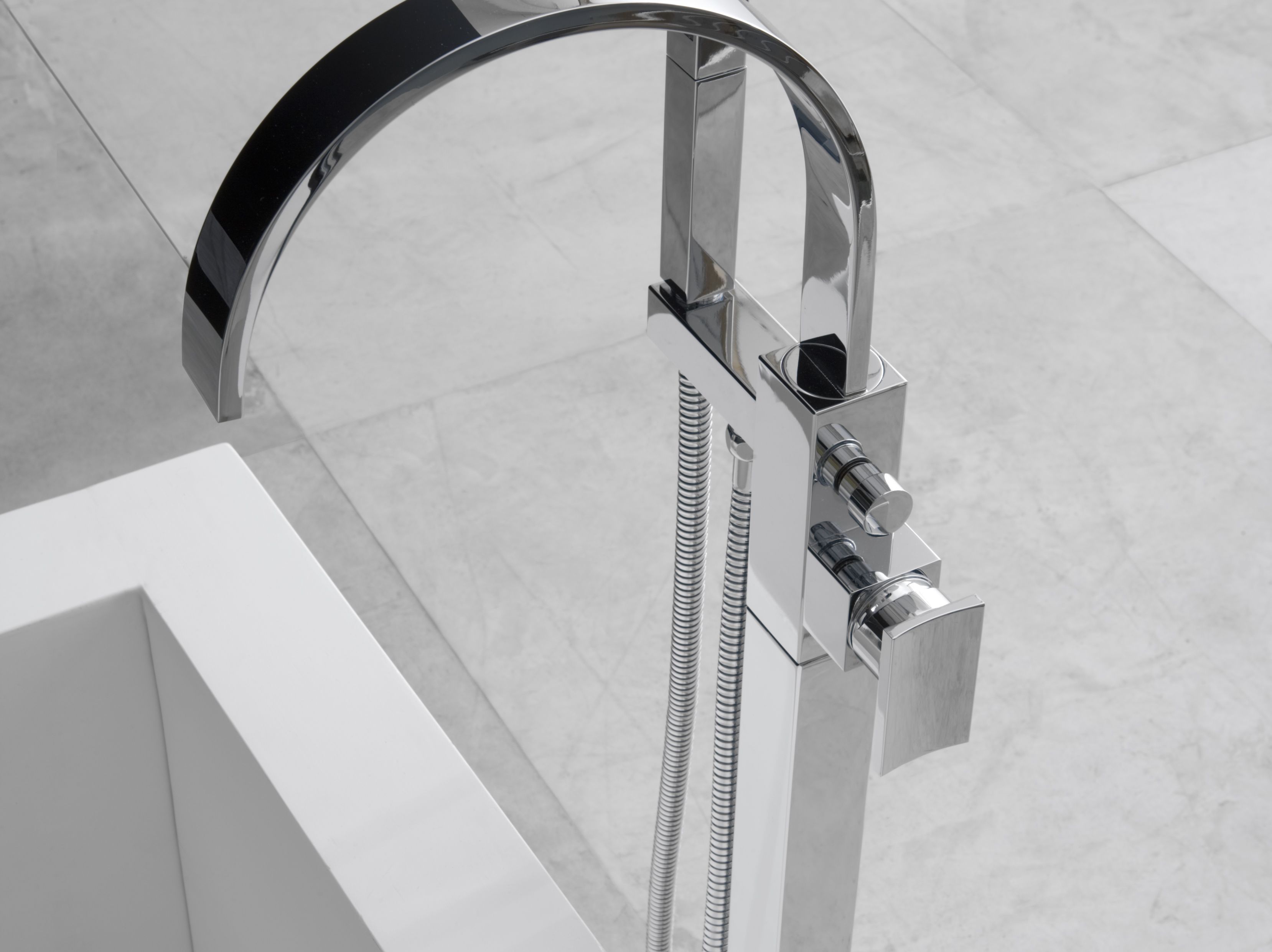 Смеситель для ванны с ручным душем Graff Sade ARCH-00017427