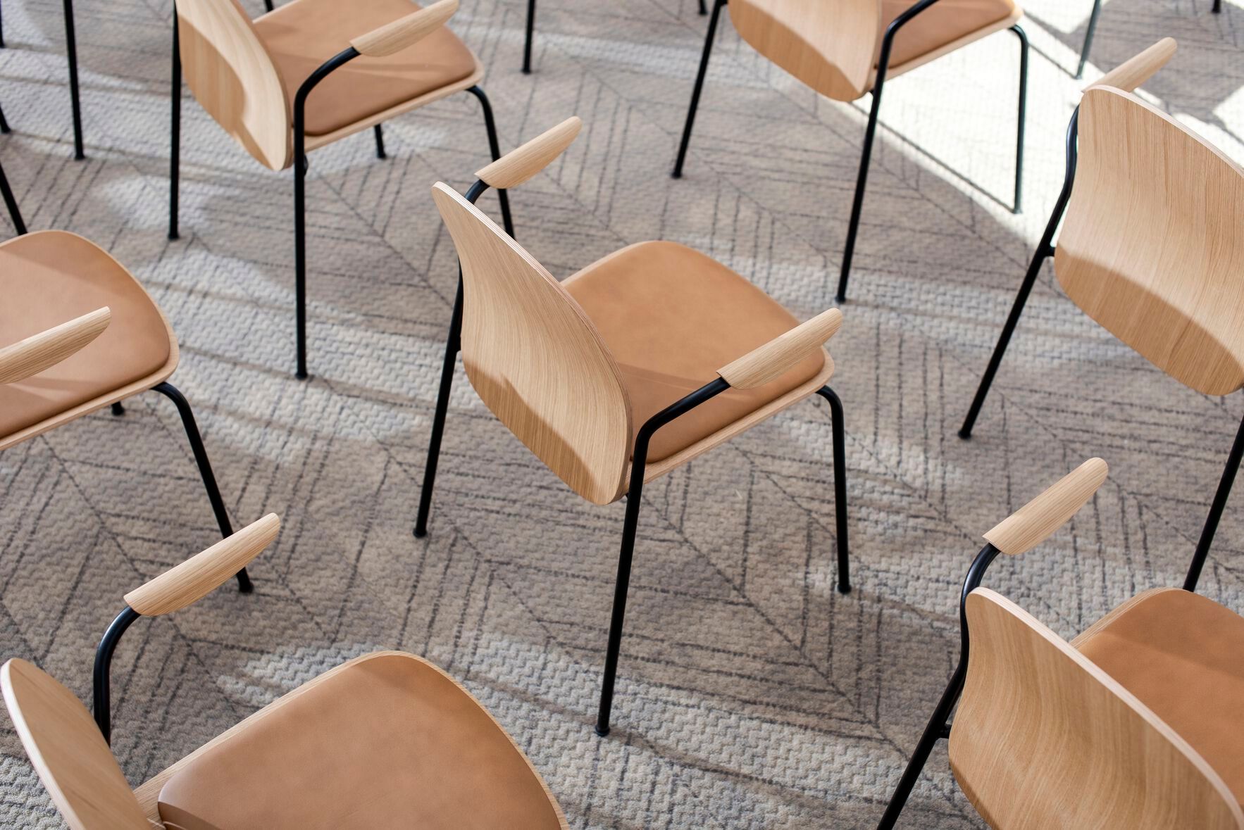 Штабелируемый дубовый стул с мягким сиденьем Gazzda Book ARCH-00145460 - Вид №13