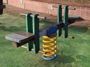 Рециркулированная пластиковая пружинная карусель