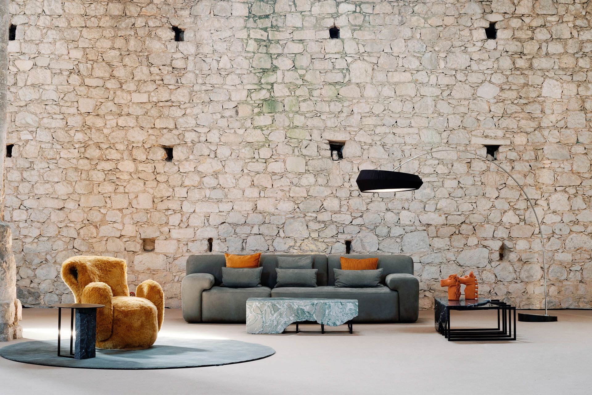 Круглый журнальный столик из черного мрамора Marquina Greenapple AIRE ARCH-00075831 - Вид №8